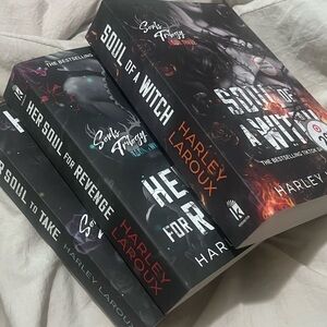 Harley Laroux Book Set 🔞✨